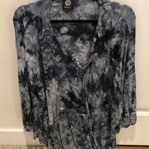Bobeau blue tie dye 3/4 sleeve shirt